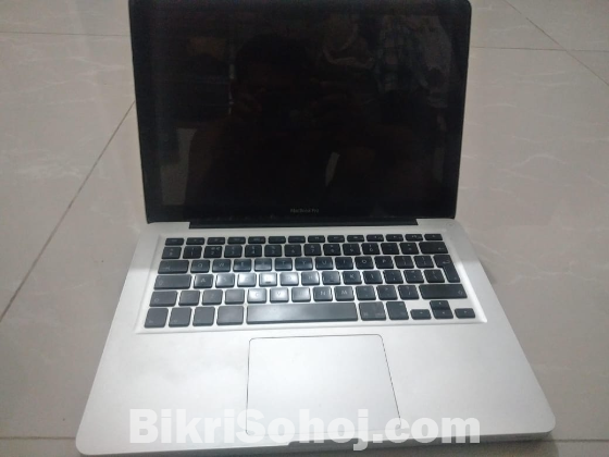 MacBook Pro i5 Laptop